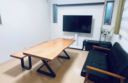 Nakano House | 100 m2 - 4 bedrooms private house. Direct train to Shinjuku, Ginza