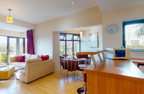Killorglin Apartment | 100 m² Apartment ∙ 2 bedrooms ∙ 5 guests