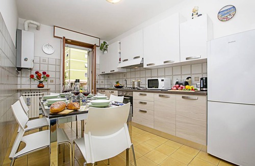 Sud-Ovest Apartment | 100 m² Apartment ∙ 2 bedrooms ∙ 6 guests