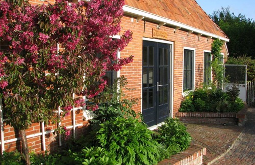 Ezinge Apartment | 100 m² Apartment ∙ 2 bedrooms ∙ 5 guests