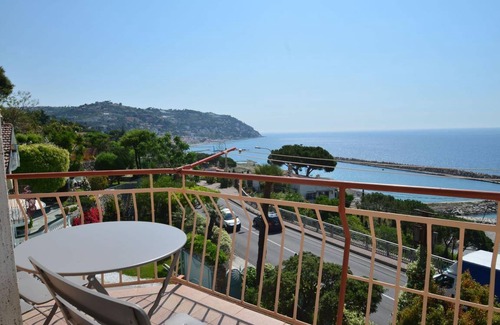 Bordighera Apartment | 100 m² Apartment ∙ 3 bedrooms ∙ 5 guests