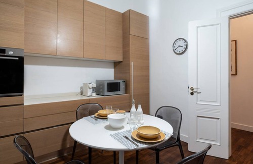 Municipio 1 Apartment | 100 m² Apartment ∙ 2 bedrooms ∙ 6 guests