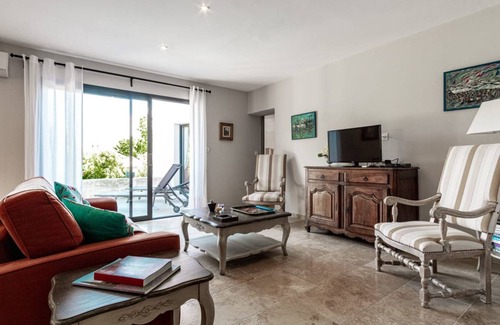 L'Isle-sur-la-Sorgue House | 100 m² House ∙ 2 bedrooms ∙ 4 guests