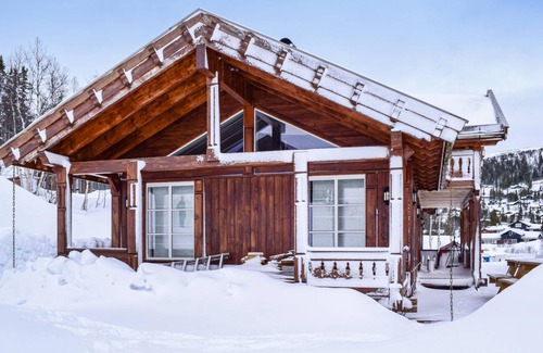 Atra House | 100 m² House ∙ 4 bedrooms ∙ 7 guests