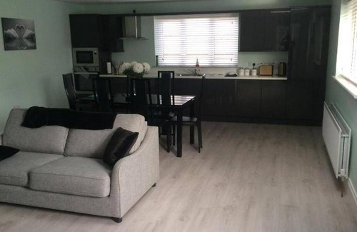 Newry House | 100 m² House ∙ 1 bedroom ∙ 4 guests