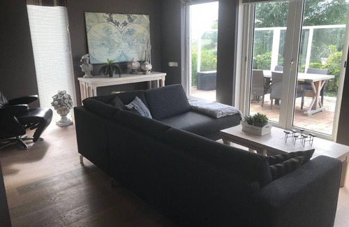 Makkum House | 100 m² House ∙ 2 bedrooms ∙ 5 guests