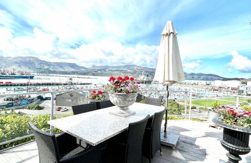 Lyttelton House | 100 m² House ∙ 3 bedrooms ∙ 8 guests