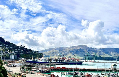 Lyttelton House | 100 m² House ∙ 3 bedrooms ∙ 8 guests