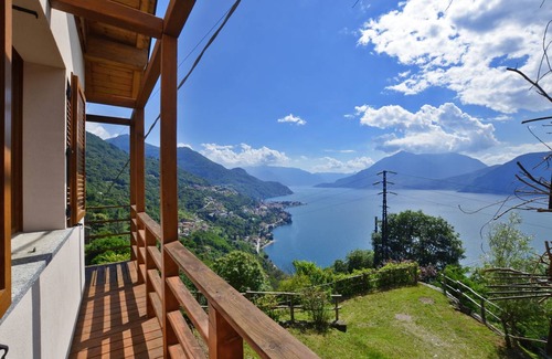Bellano House | 100 m² House ∙ 3 bedrooms ∙ 7 guests