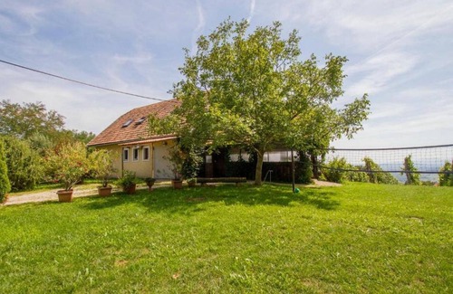 Brezice House | 100 m² House ∙ 5 bedrooms ∙ 12 guests