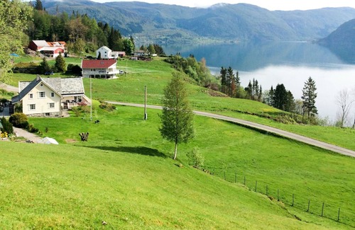 Askvoll Other | 100 m² Accommodation ∙ 4 bedrooms ∙ 5 guests