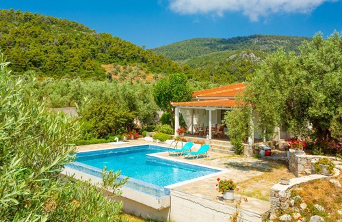 Votsi Villa | 100 m² Villa ∙ 1 bedroom ∙ 2 guests