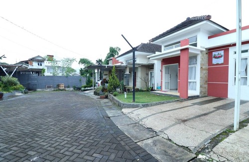Sidomulyo Villa | 100 m² Villa ∙ 2 bedrooms ∙ 10 guests