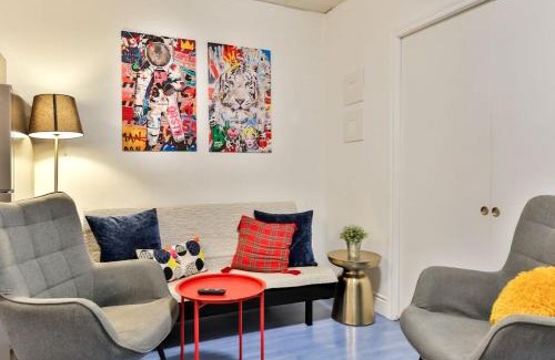 Gay Village Apartment | 100 METERS to METRO BEAUDRY - FULL APARTMENTS - 1 minute walk to the FAMOUS ST CATHERINE STREET - Montcalm units