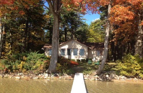 Bear Lake Cottage | 100' Prime Lakefront w/sandy lake bottom - updated cottage w/dock/boats/bikes