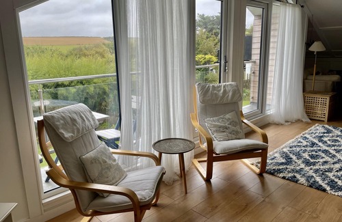 Harlyn House | 100 steps away from beautiful Harlyn Bay Beach!