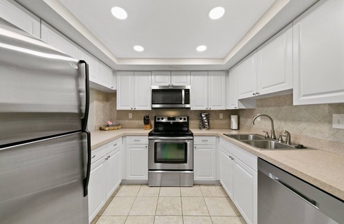 Siesta Key Condo | 100 Steps to Siesta Key Beach! 2 Bed/2 Bath, Pool, Wifi!