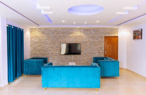 Littoral Department House | 1000 m² House ∙ 5 bedrooms ∙ 10 guests