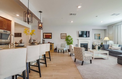 Mira Loma House | 1000 MBPS Fast Wifi★Model Home★Luxury Family Retreat 5B/4b