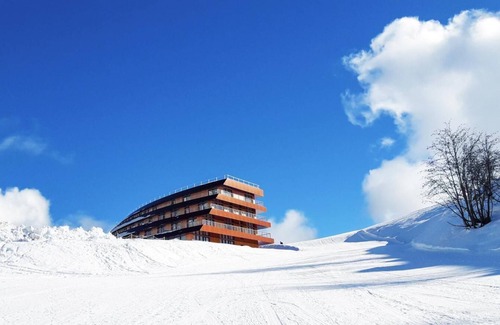 Piau Engaly Apartment | 100m from resort center, fitness, terrace, parking, tv, 70m², Piau Engaly