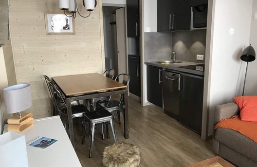 Saint-Julien-Mont-Denis Apartment | 100m from resort center, 4th floor, view mountain, balcony, tv, ski locker, 23m², La Plagne