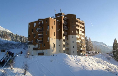 Prapoutel Apartment | 100m from resort center, parking, tv, ski locker, 20-22m², Les 7 Laux