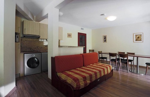 Peyragudes Apartment | 100m from resort center, 2nd floor, view ski slopes, parking, tv, ski locker, 66m², Peyragudes