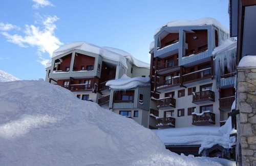 Tignes Apartment | 100m from resort center, 1st floor, balcony, tv, ski locker, 28m², Tignes