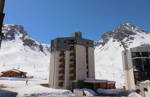 Tignes Apartment | 100m from resort center, 1st floor, balcony, tv, ski locker, 28m², Tignes