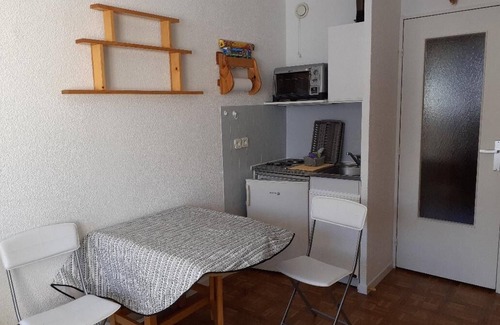 Le Sauze Apartment | 100m from ski slopes, 3rd floor, balcony, tv, 18m², Sauze - Super Sauze