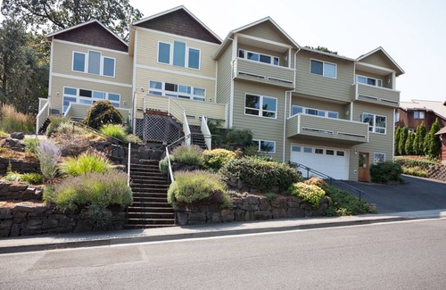 Hood River House | 101 m² House ∙ 2 bedrooms ∙ 6 guests