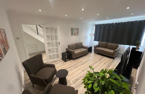 Stanford-le-Hope House | 101 Modern 4 Bedroom Home