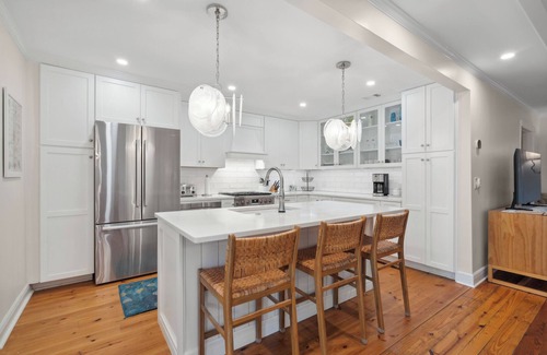 West Beach House | 1016 Sparrow Pond: Rare 4BR Cottage, Community Pool Access and 3 Min from Beach