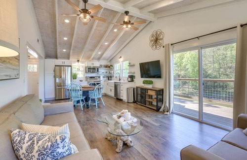 Talladega Cottage | 102 m² Cabin ∙ 2 bedrooms ∙ 6 guests