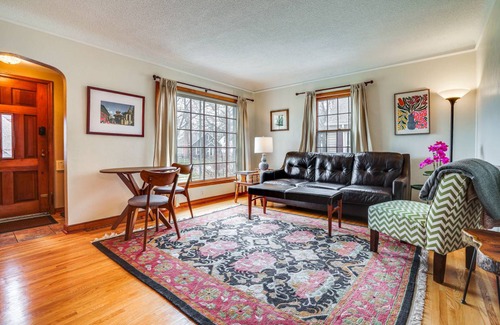 West Seventh House | 102 m² House ∙ 2 bedrooms ∙ 5 guests