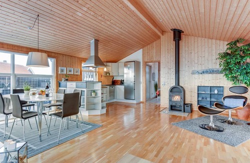 Trans House | 102 m² House ∙ 3 bedrooms ∙ 6 guests