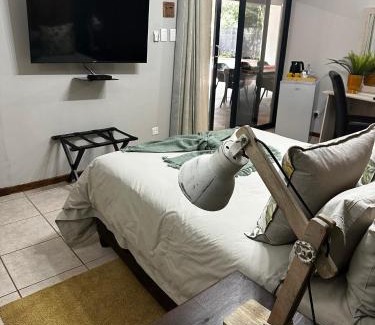 Jwaneng House | 1020 Sehudi Guesthouse