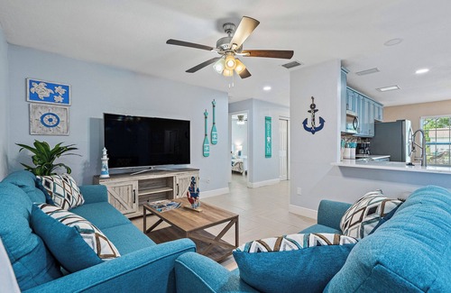 Pinellas Park House | 102nd Pinellas Park home w/screened POOL