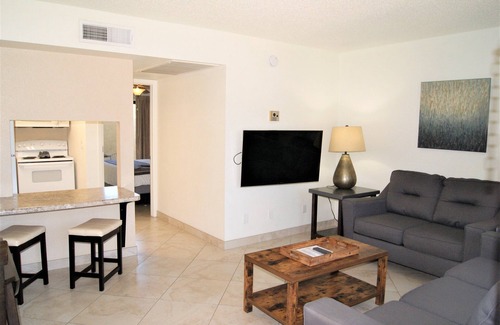 South Scottsdale Apartment | 103 1-Bedroom Luxury Suite | Pool, Fire Pit & Outdoor Lounge
