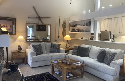 Moose Wilson Road Condo | 103 m² Condo ∙ 2 bedrooms ∙ 6 guests