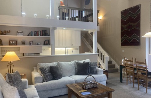 Moose Wilson Road Condo | 103 m² Condo ∙ 2 bedrooms ∙ 6 guests