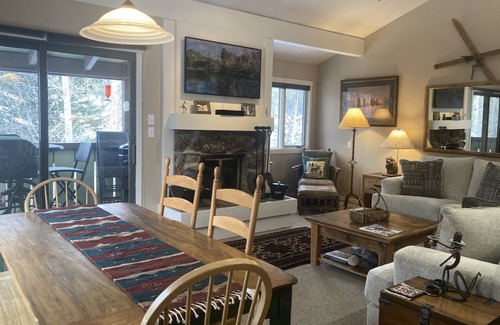 Moose Wilson Road Condo | 103 m² Condo ∙ 2 bedrooms ∙ 6 guests