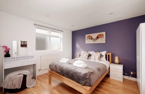 Canbury House | 103 m² House ∙ 4 bedrooms ∙ 8 guests