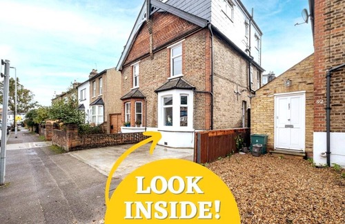 Canbury House | 103 m² House ∙ 4 bedrooms ∙ 8 guests