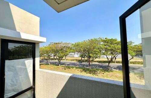 Surabaya House | 105 m² House ∙ 4 bedrooms ∙ 8 guests