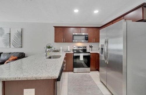 Apollo Beach House | 1053 Apollo Beach Blvd Unit 5