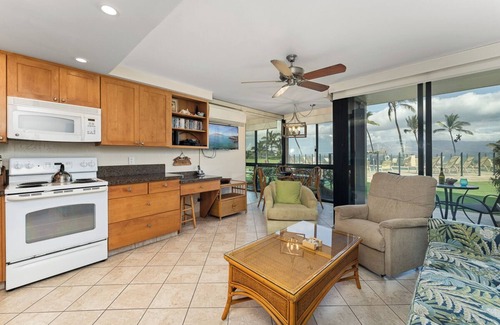 Kihei Condo | 106 - Oceanfront - Ground Floor - One Bed/One Bath with A/C!