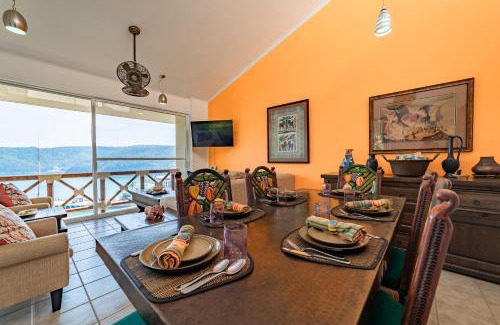 P Chahue House | 1062 - Cruz Del Mar A301