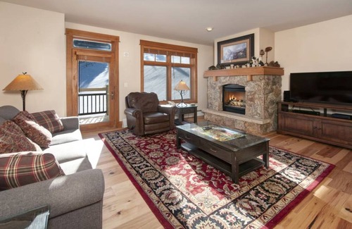 River Run House | 107 m² House ∙ 2 bedrooms ∙ 6 guests