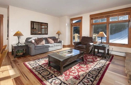 River Run House | 107 m² House ∙ 2 bedrooms ∙ 6 guests